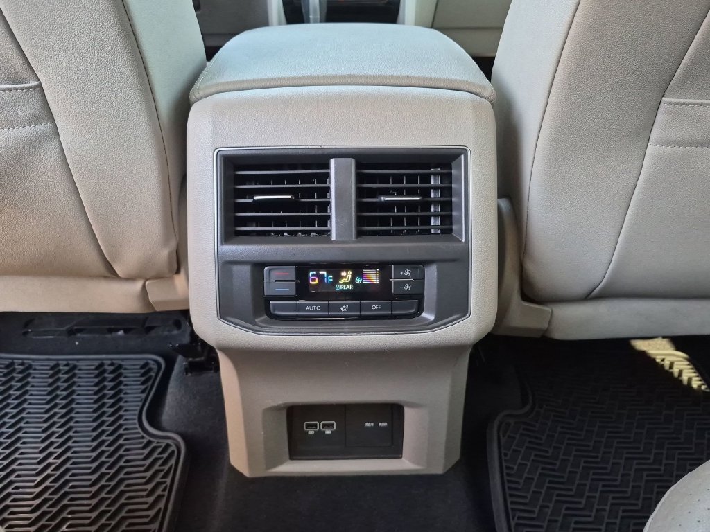 Used 2019 Black Volkswagen 3.6L V6 SEL R-Line image 39