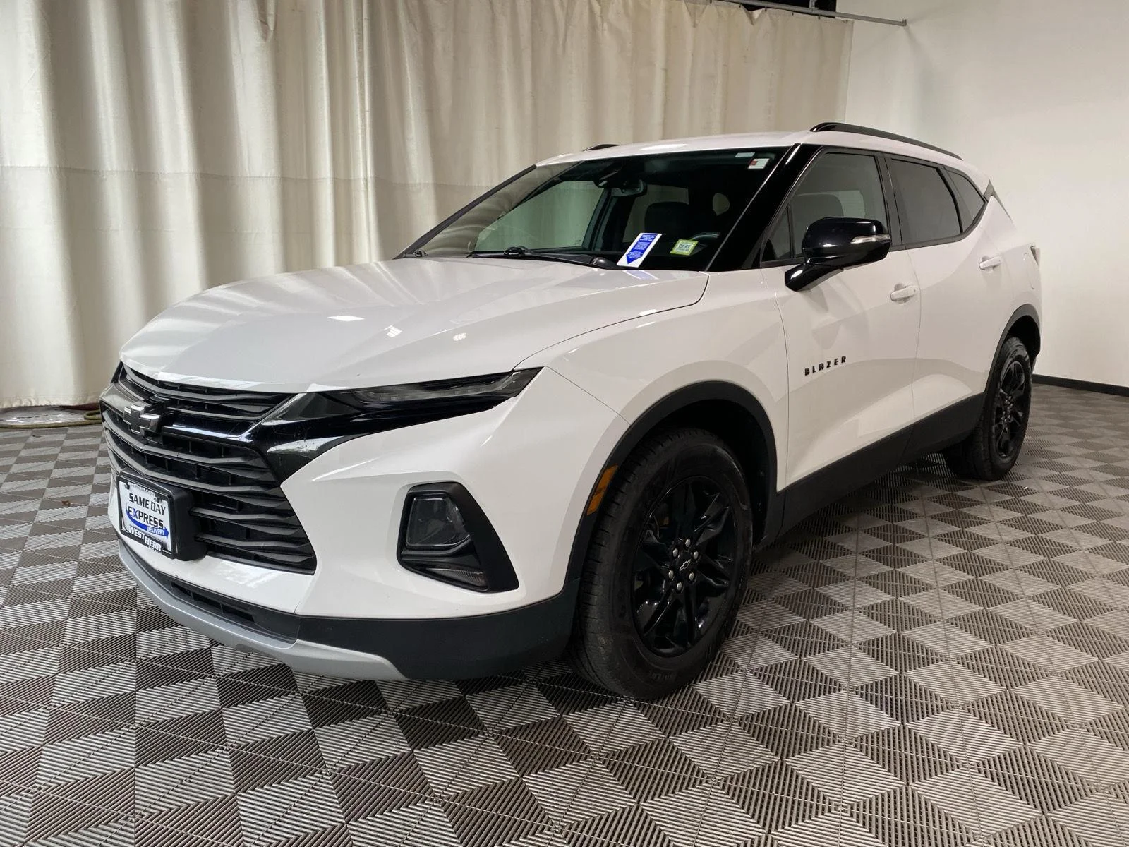 Used 2021 Summit White Chevrolet LT image 3