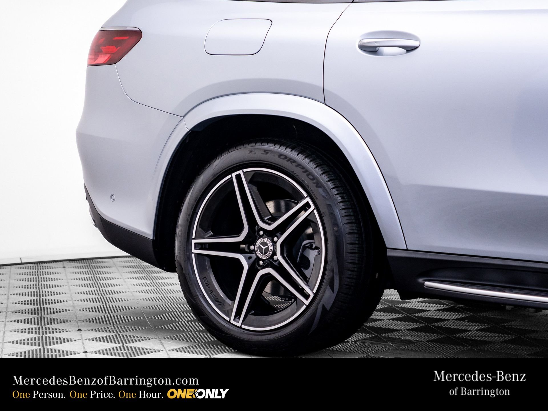 New 2026 Cirrus Silver Metallic Mercedes-Benz GLS 450 image 37