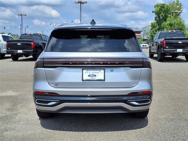New 2026 Silver Radiance Metallic Clearcoat Lincoln Reserve image 9