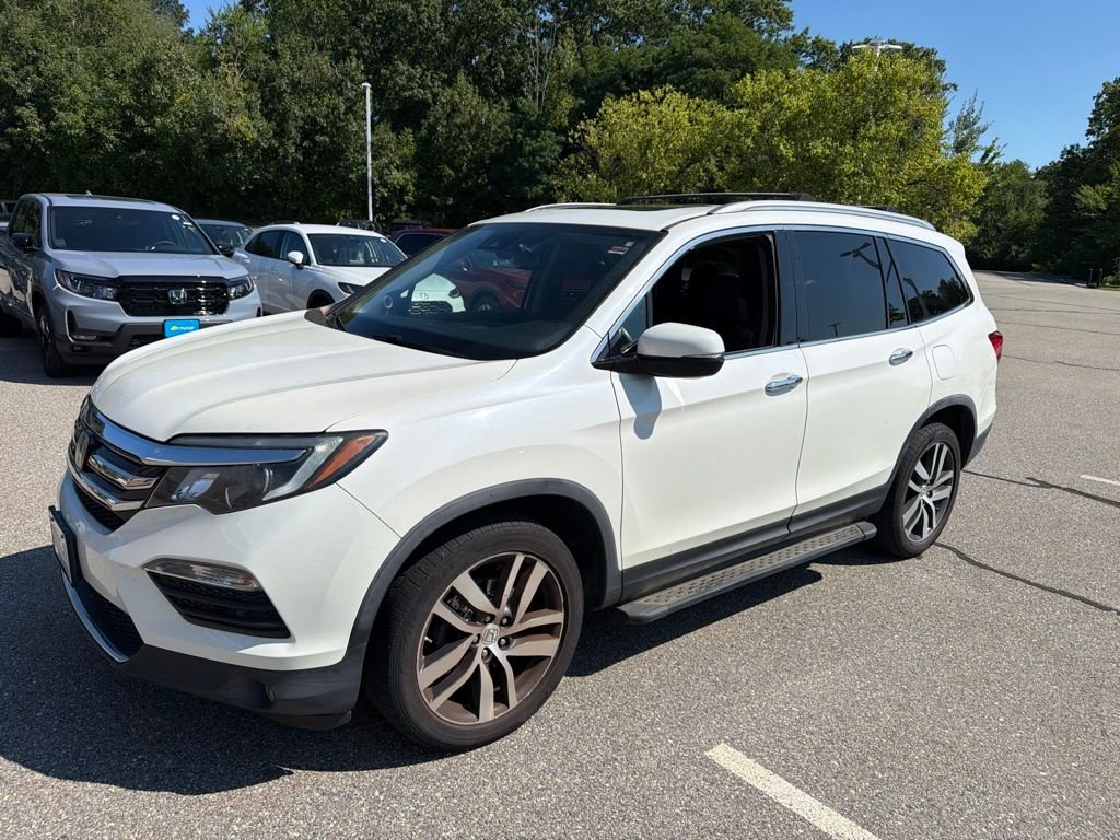 Used 2017 White Honda Elite image 2
