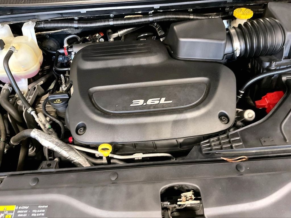 Used 2017 Black Chrysler Touring L image 35