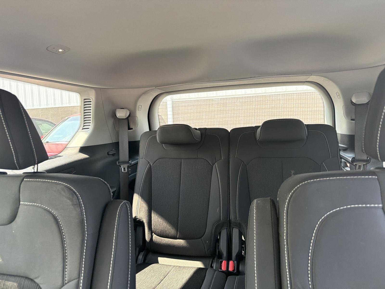 Used 2021 Baltic Gray Metallic Clearcoat Jeep Laredo image 12