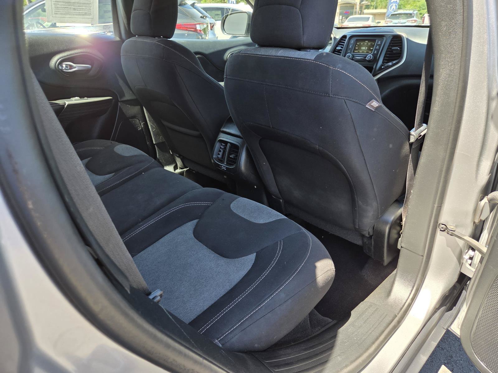 Used 2016 Billet Silver Metallic Clearcoat Jeep Sport image 19