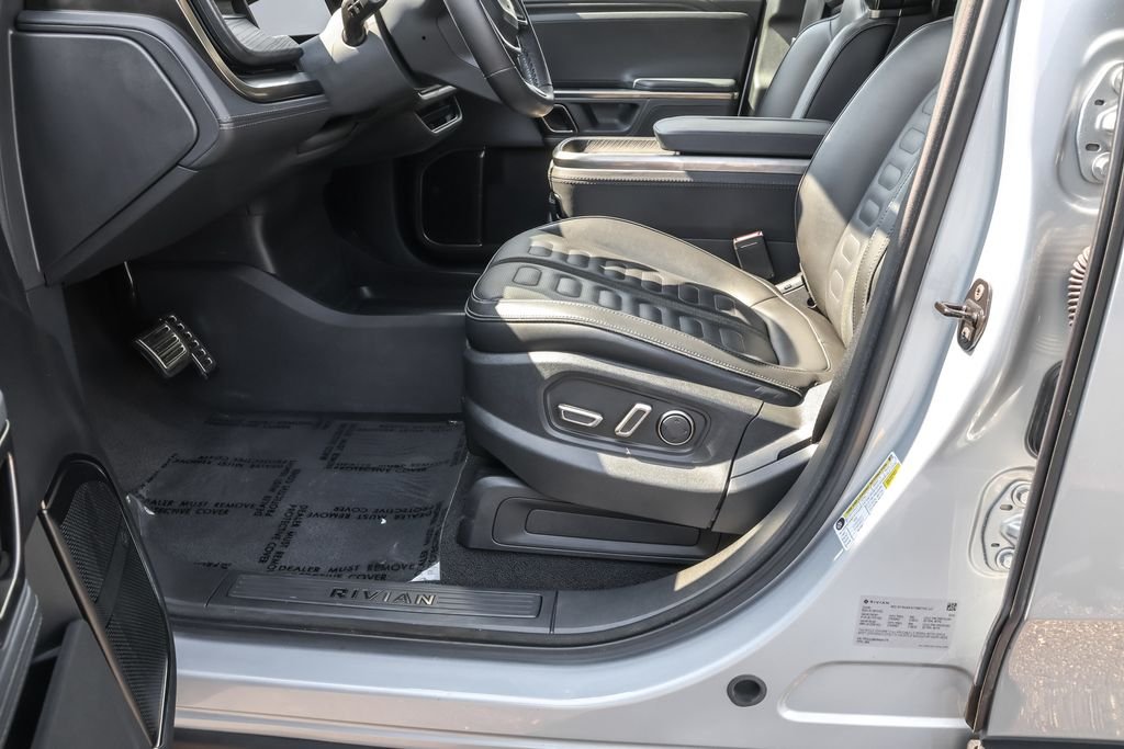 Used 2024  Rivian Adventure Dual Motor Max Pack image 19