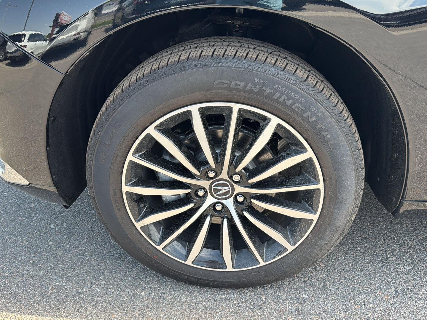 New 2026 Majestic Black Pearl Acura SH-AWD w/Advance image 14