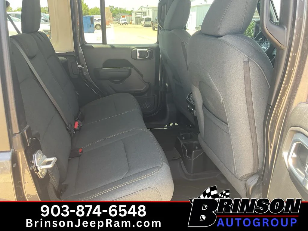 Used 2026 Granite Crystal Metallic Clearcoat Jeep Willys image 18