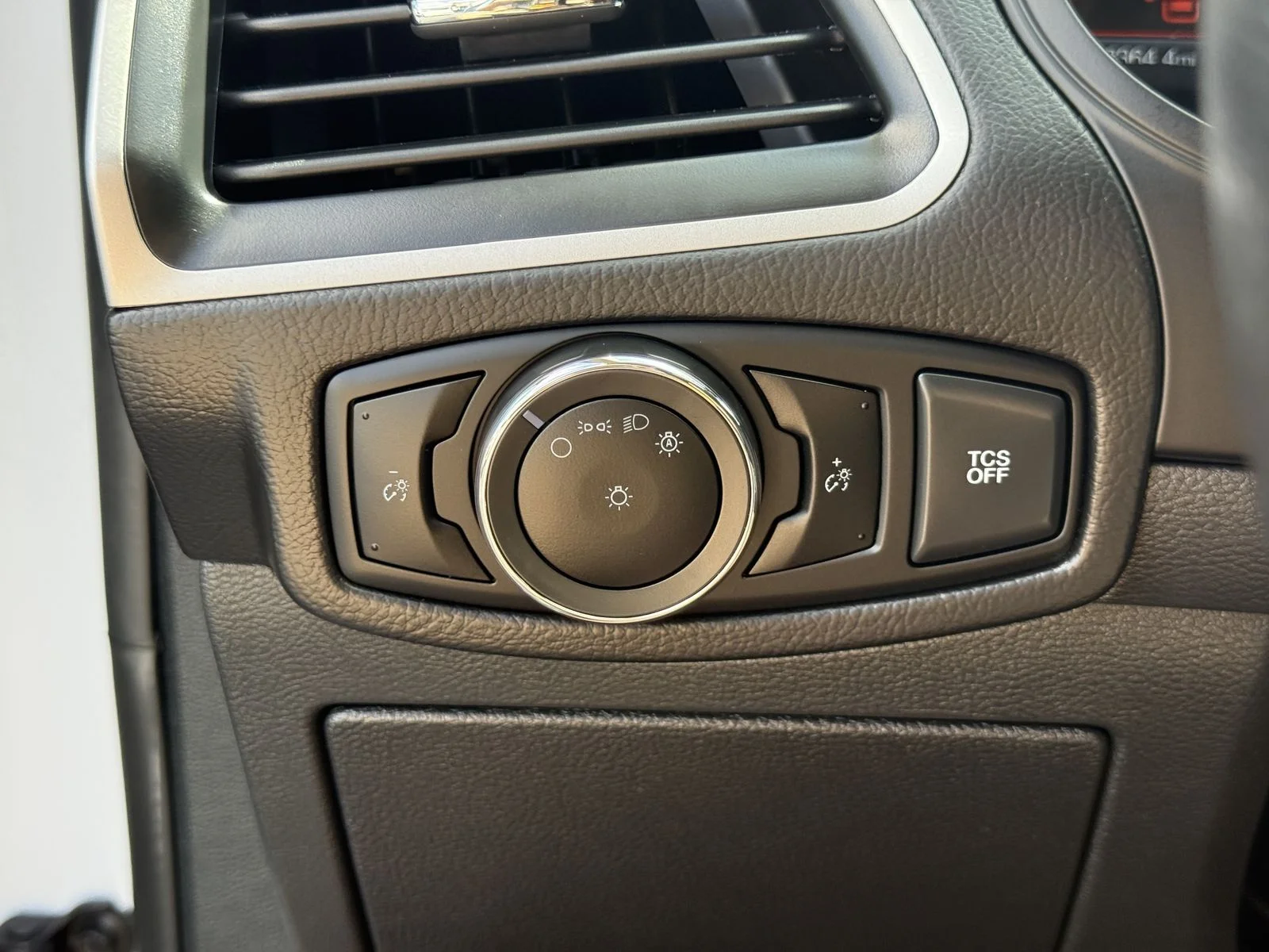 Certified Used 2024 White Ford SE image 28