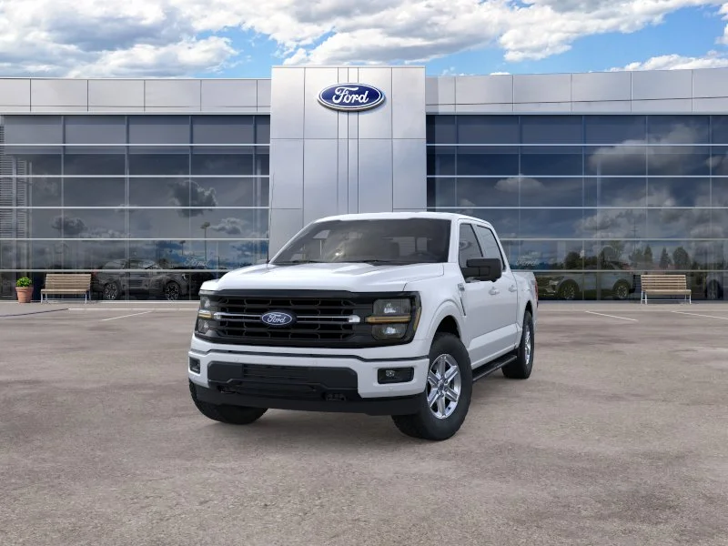 New 2026 Oxford White Ford XLT image 2