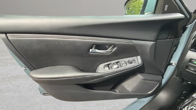 Used 2025 Gray Nissan SV image 17