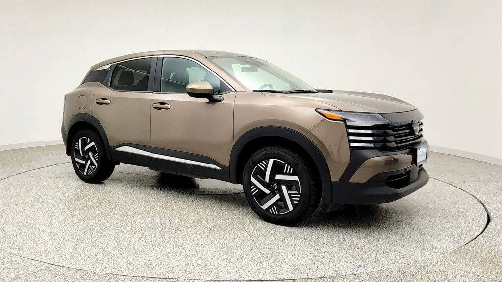 Used 2025 Canyon Bronze Metallic Nissan SV FWD image 3