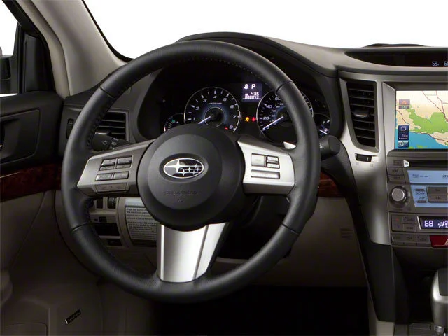 Used 2010 Crystal Black Silica Subaru 2.5i Premium image 9
