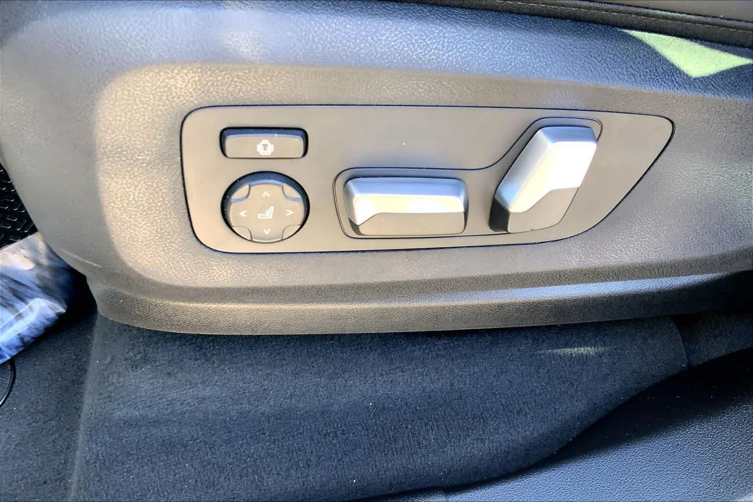 New 2026 Skyscraper Grey Metallic BMW xDrive40i image 16