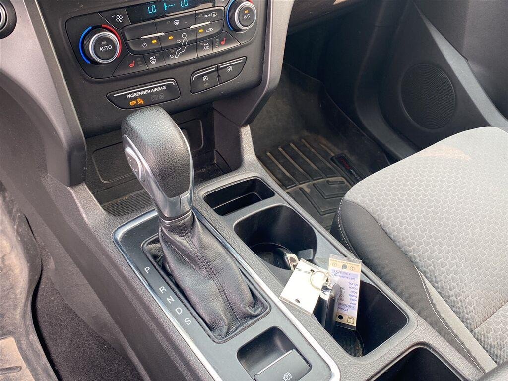 Used 2019 Magnetic Ford SE image 20