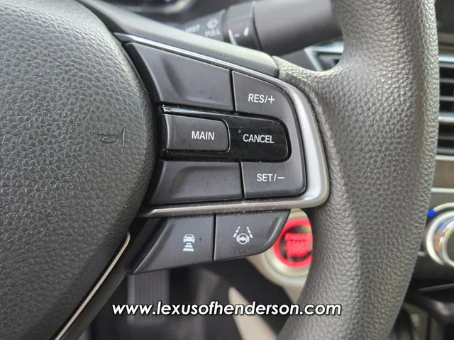Used 2018 White Honda EX image 24
