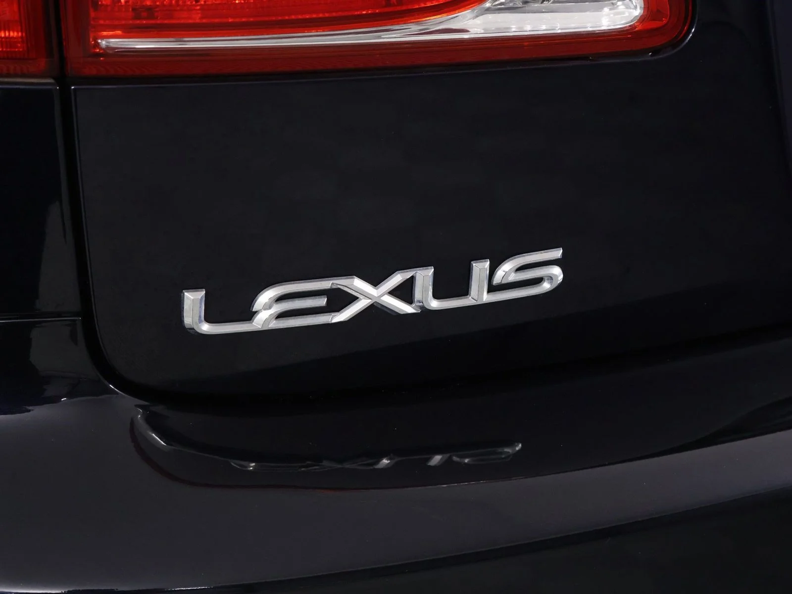 Used 2009 Black Lexus 250 image 19