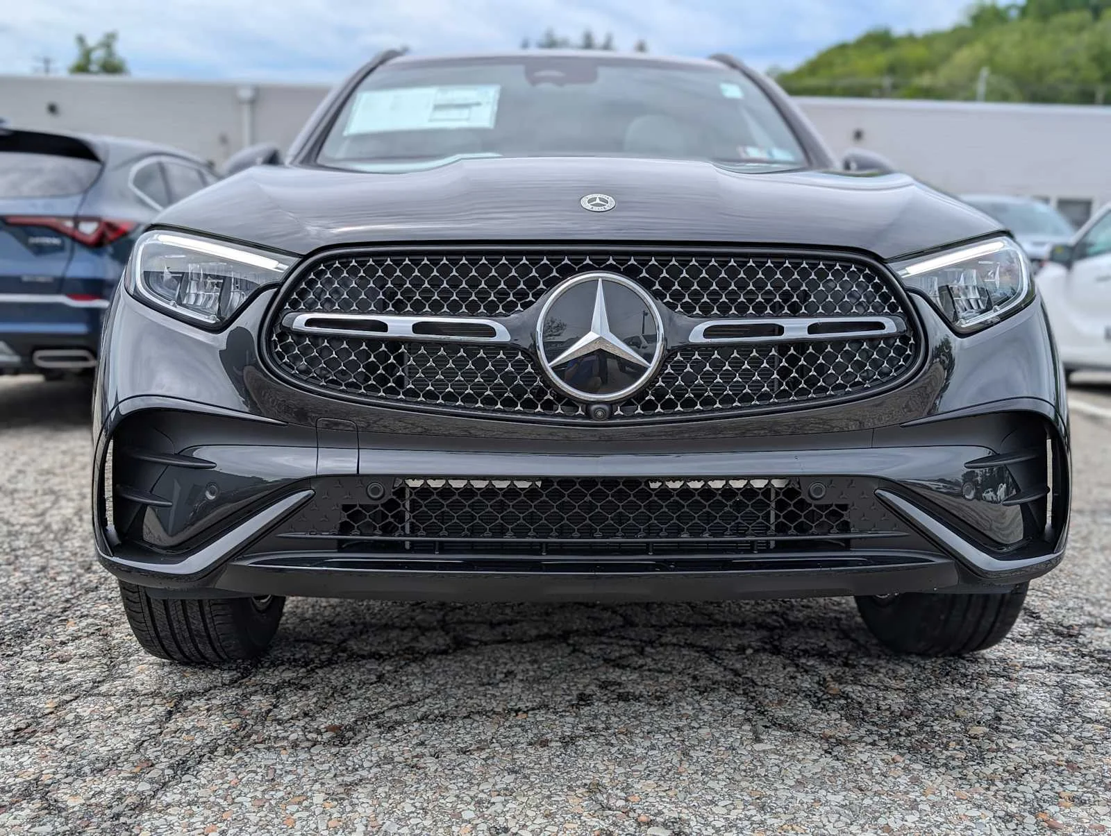 Used 2026 Graphite Grey Metallic Mercedes-Benz GLC 300 image 2