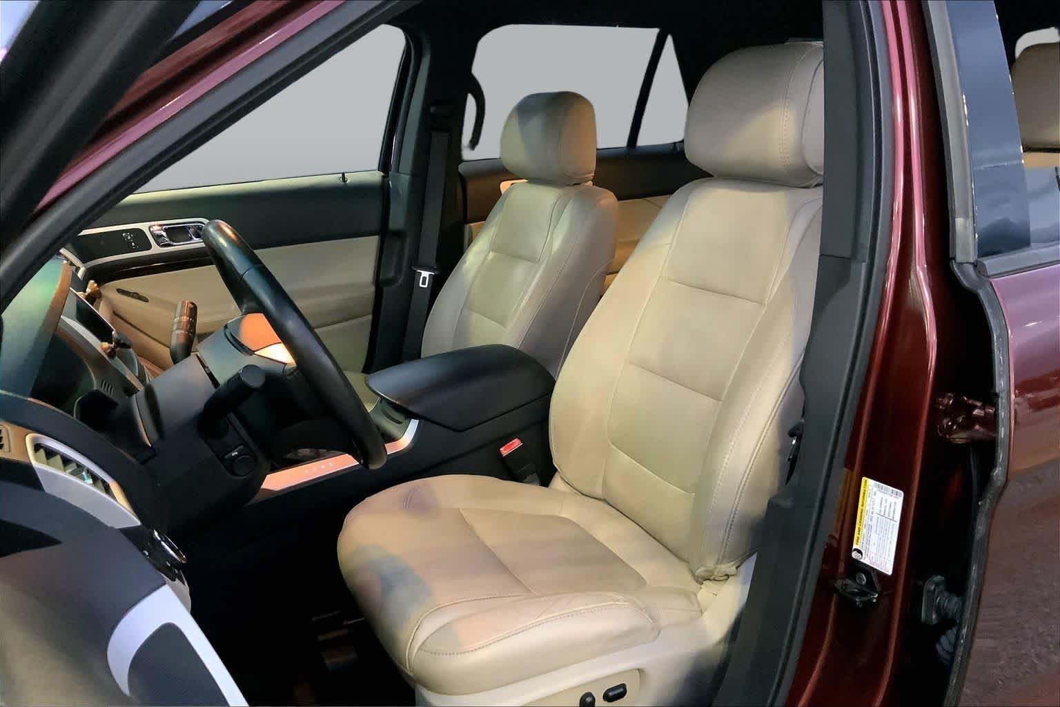 Used 2015 Bronze Fire Metallic Tinted Clearcoat Ford Limited image 7