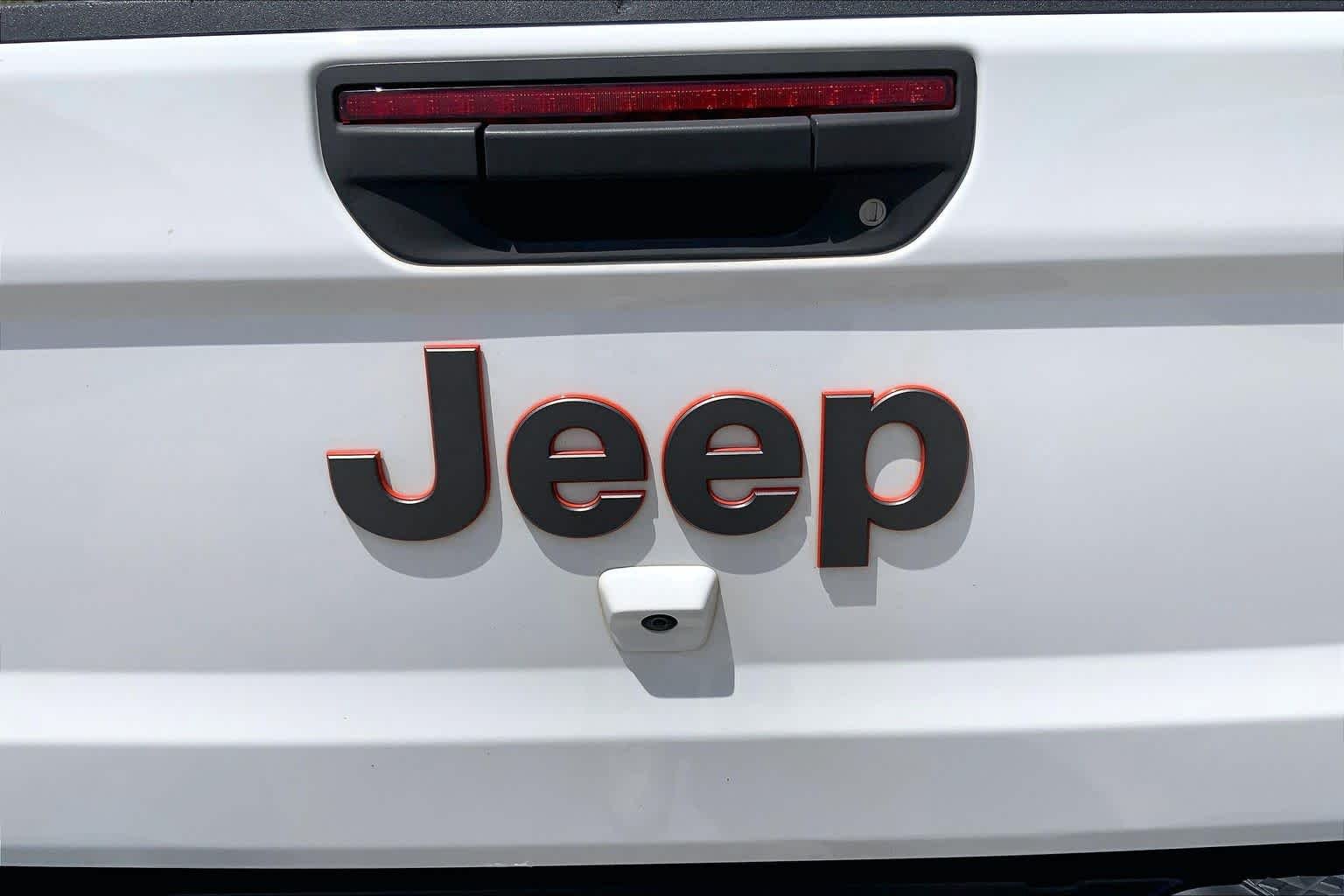 Used 2021 Bright White Clearcoat Jeep Mojave image 33
