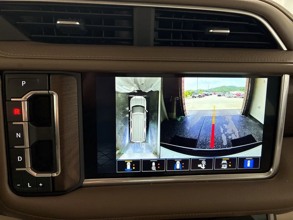 Used 2022 White GMC Denali image 20