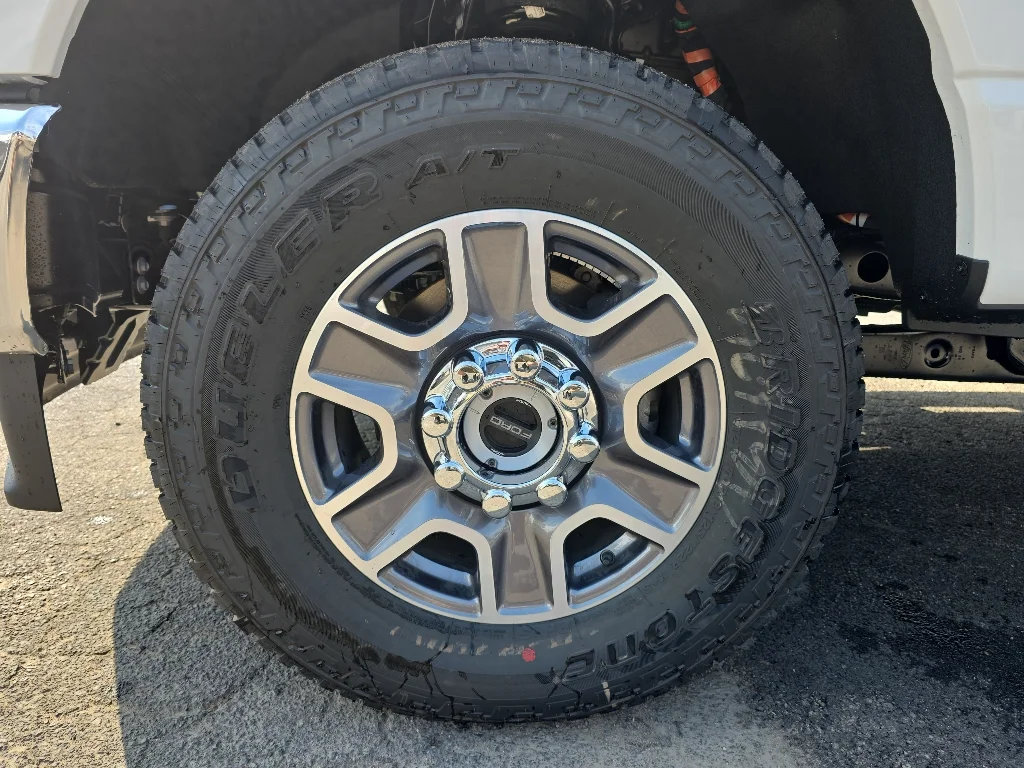 New 2026 Star White Metallic Tri-Coat Ford F-350® Lariat® image 19
