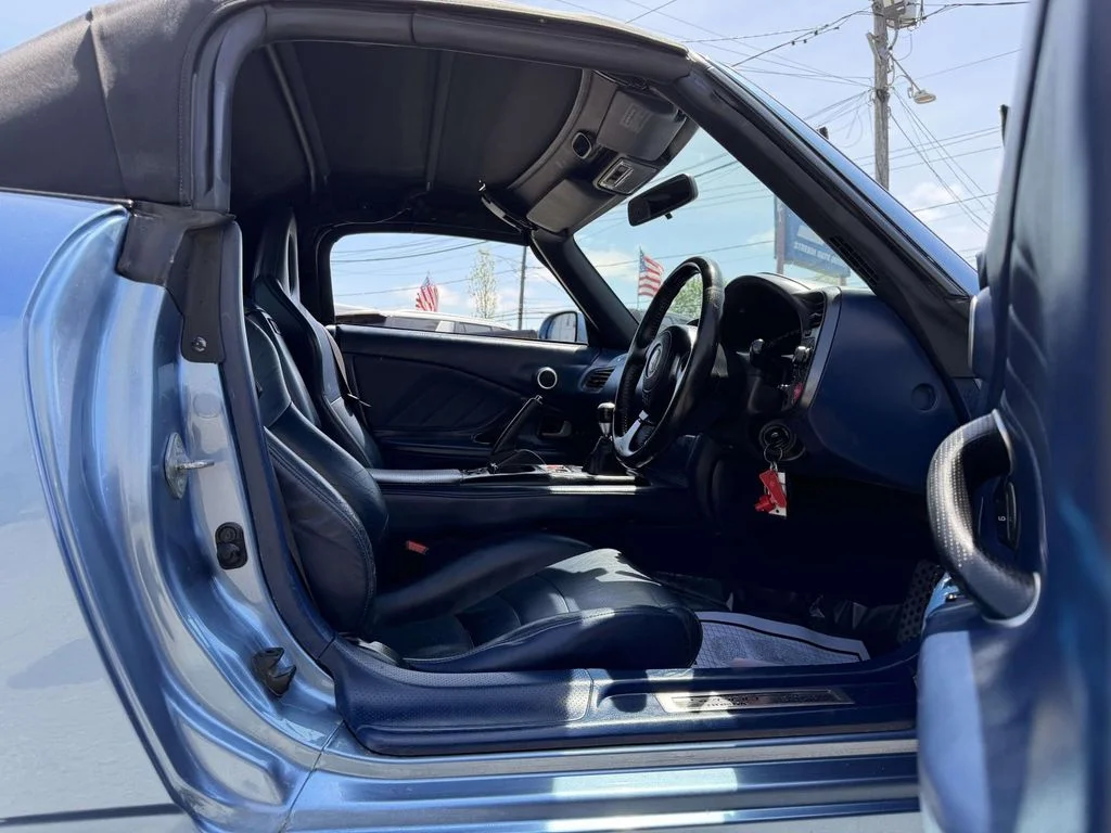 Used 2002  Honda S2000 image 12