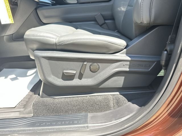 New 2027 Bronze Fire Metallic Tinted Clearcoat Ford MAX Active image 15