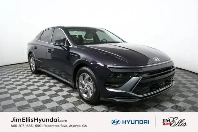 2026 Hyundai Sonata SE's photo