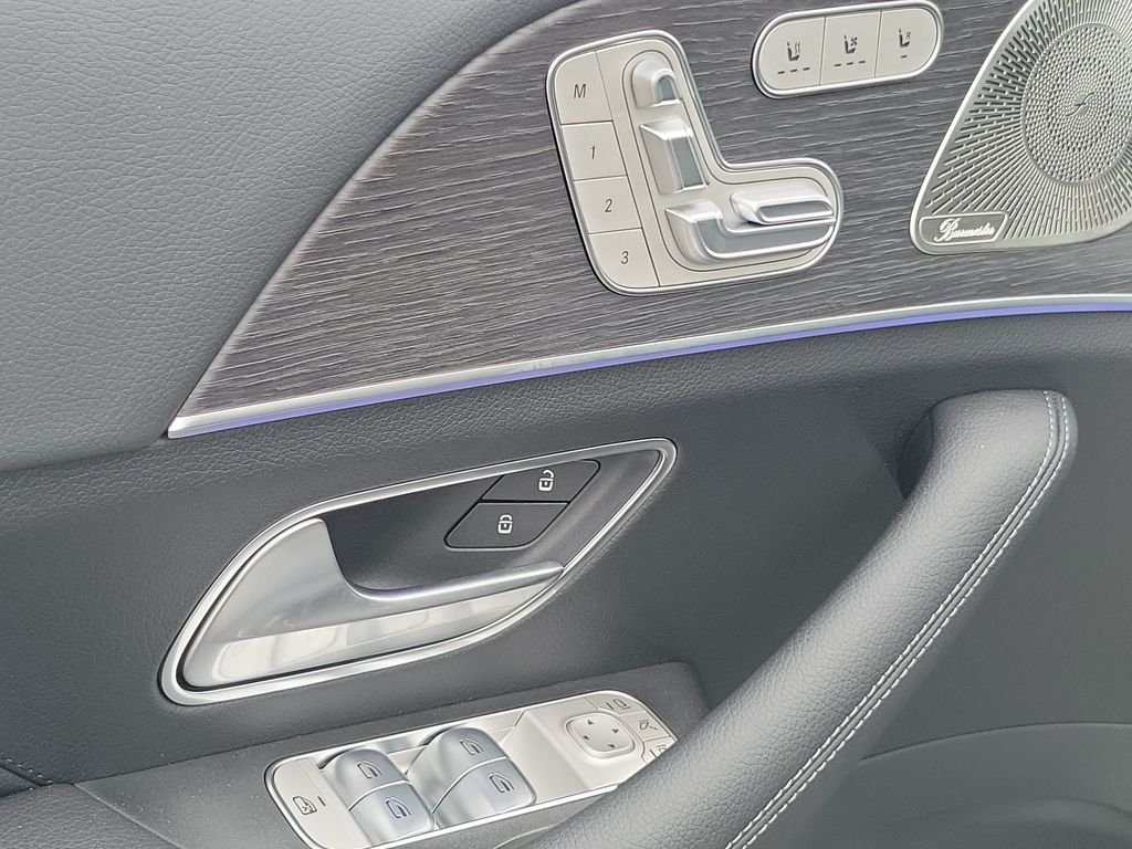 New 2026 Black Mercedes-Benz GLS 450 image 19