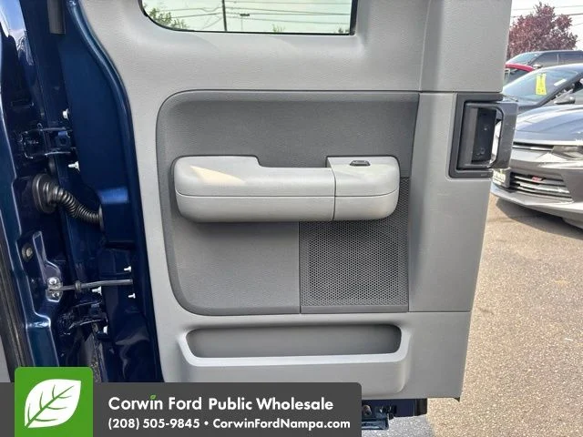 Used 2007 Blue Ford  image 27