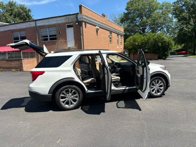 Used 2021 White Metallic Ford XLT image 34