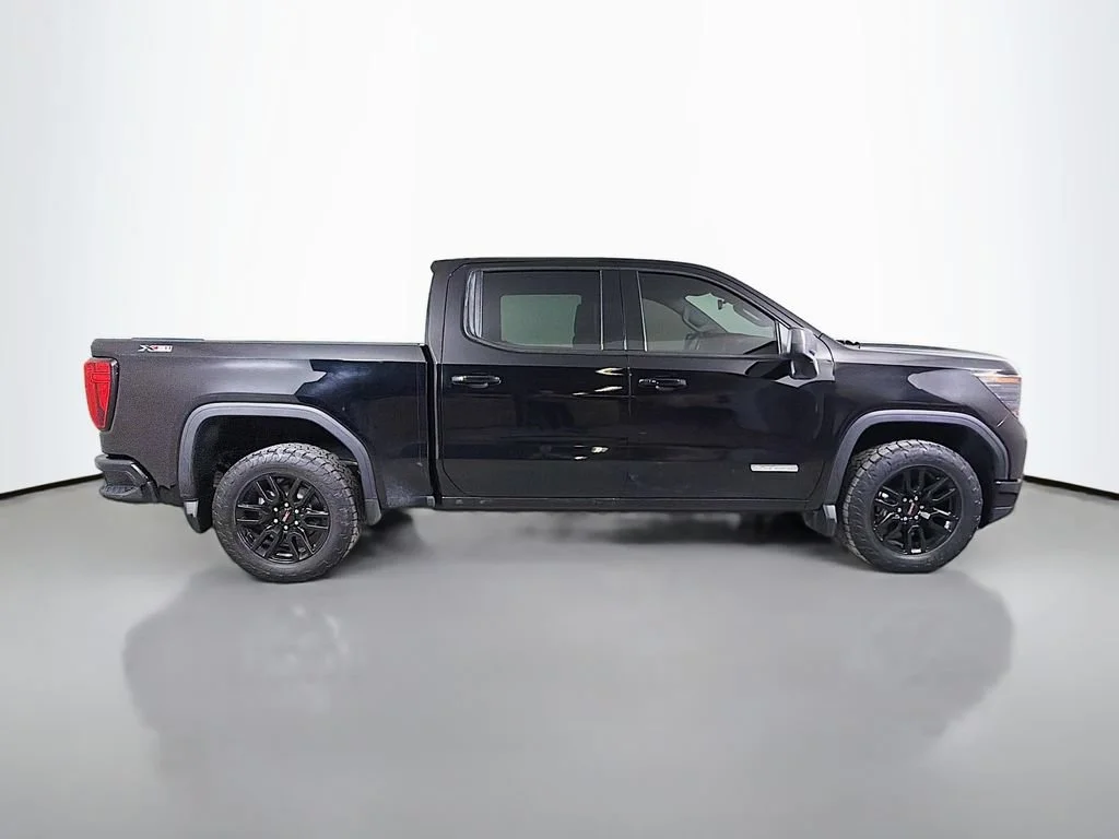Used 2023 Onyx Black GMC Elevation image 5