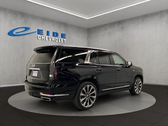Used 2025  Cadillac Premium Luxury image 6