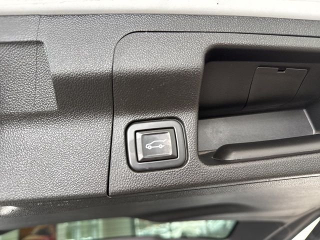 Used 2021 White GMC Denali image 9