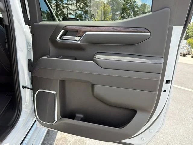 Used 2025 Summit White GMC SLT image 16
