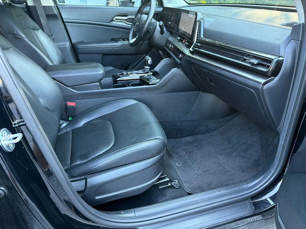 Used 2025 Black Kia EX image 13