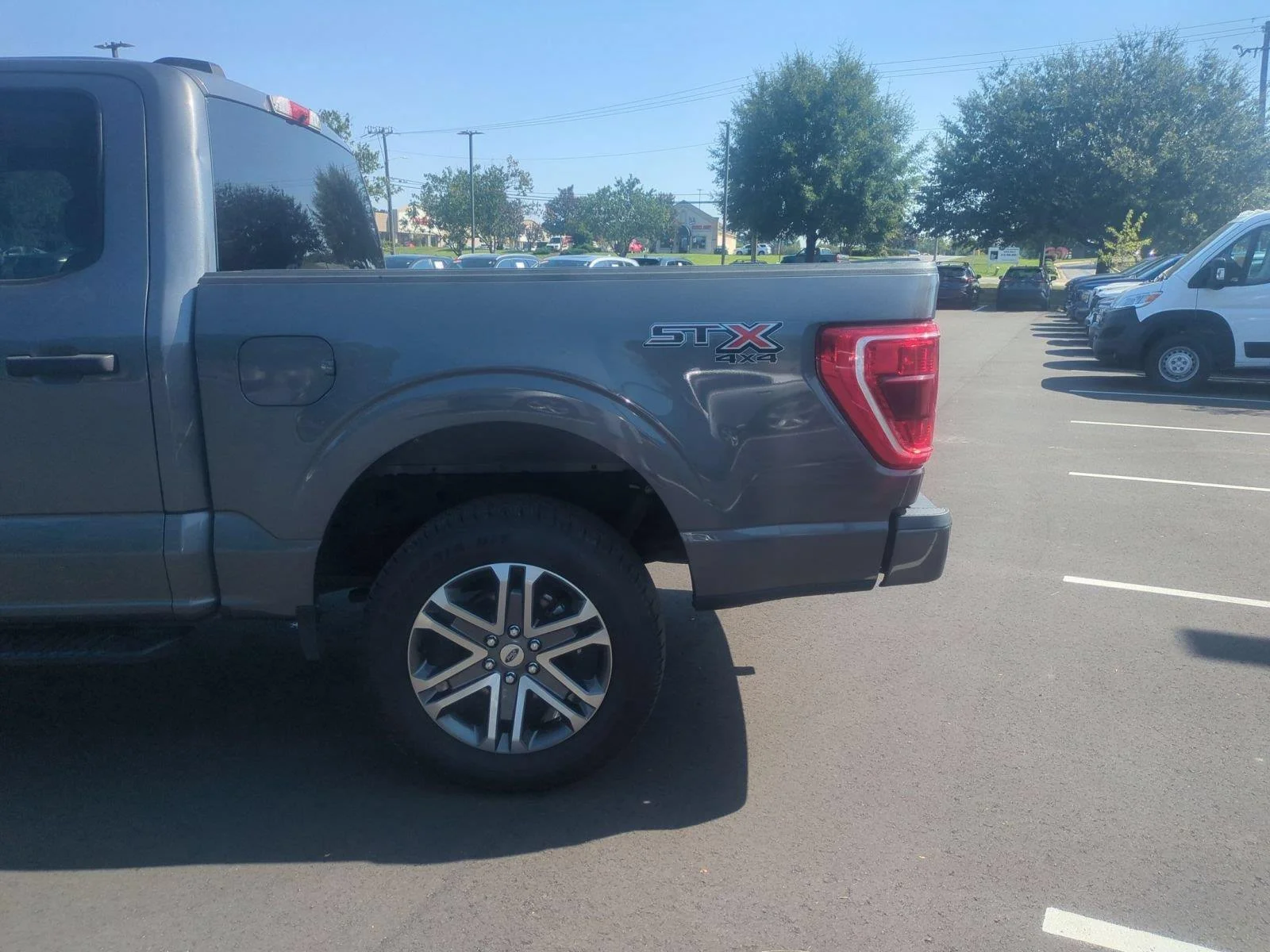 Used 2022 Carbonized Gray Metallic Ford XL image 11
