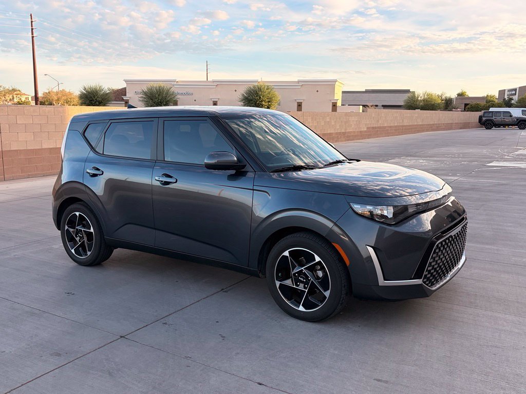 Used 2025 Gray Kia EX image 5