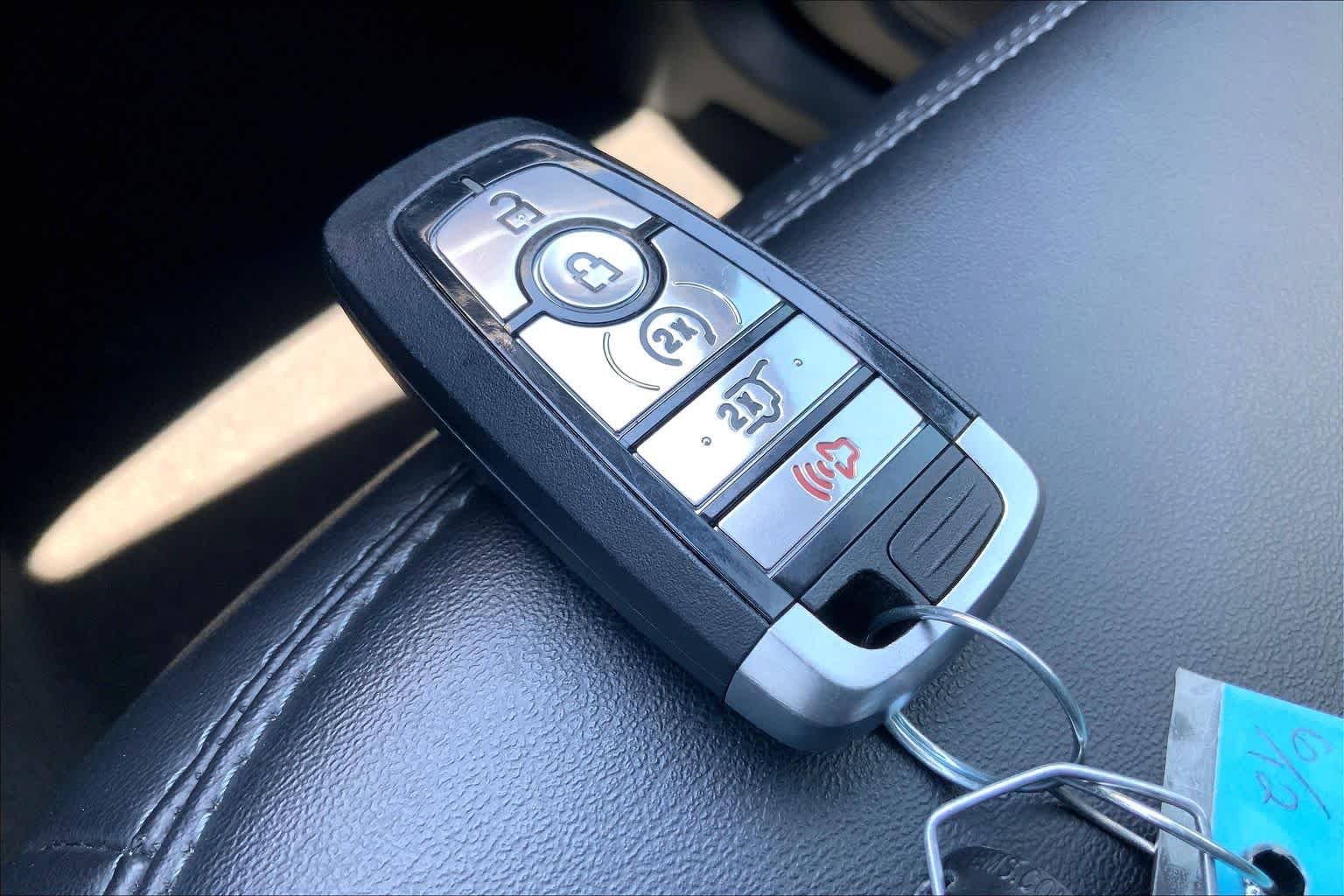 Used 2022 Star White Metallic Tri-Coat Ford XLT image 14