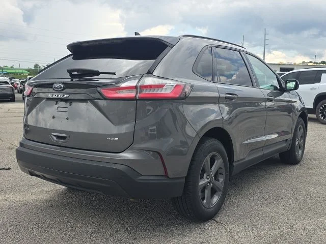 Certified Used 2023 Gray Ford SEL image 5