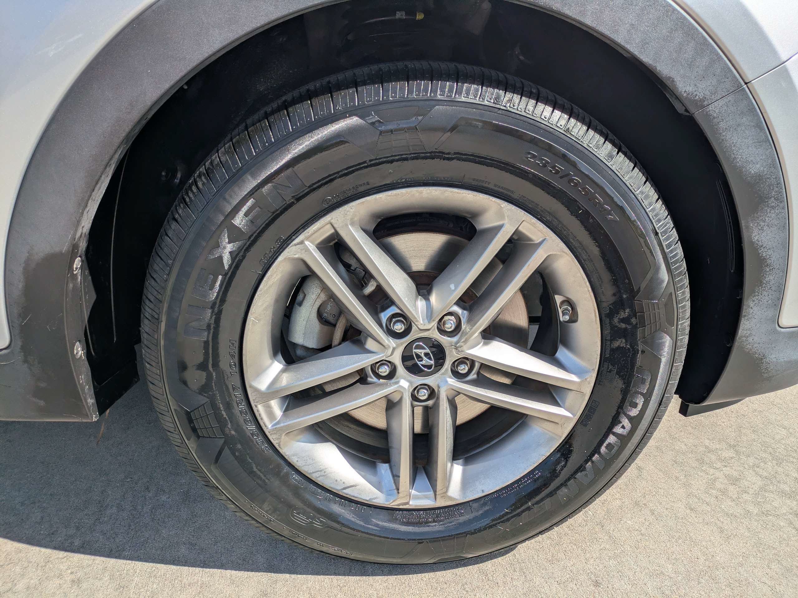 Used 2017 Sparkling Silver Hyundai 2.4L image 9