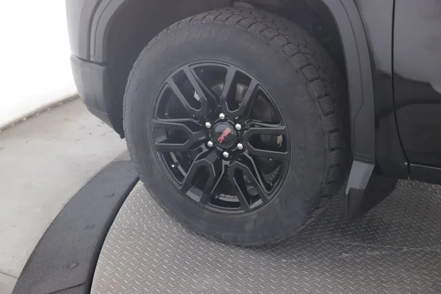 Used 2021 Black GMC Base image 13