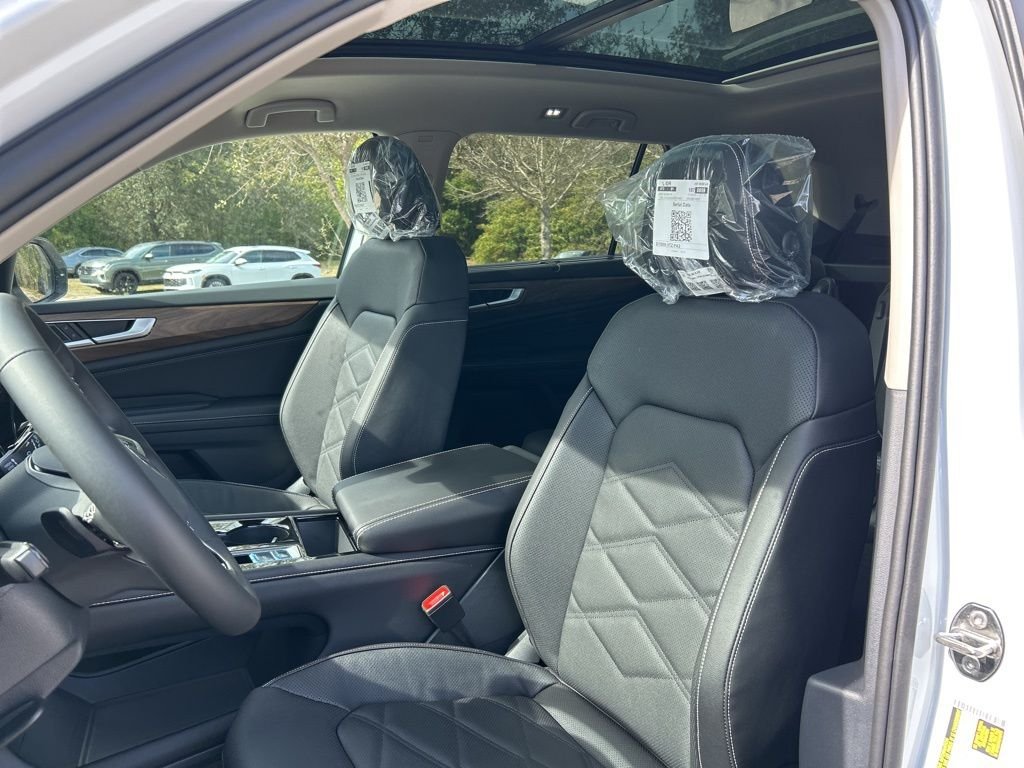 New 2026 White/off-white Volkswagen SE w/Technology image 21