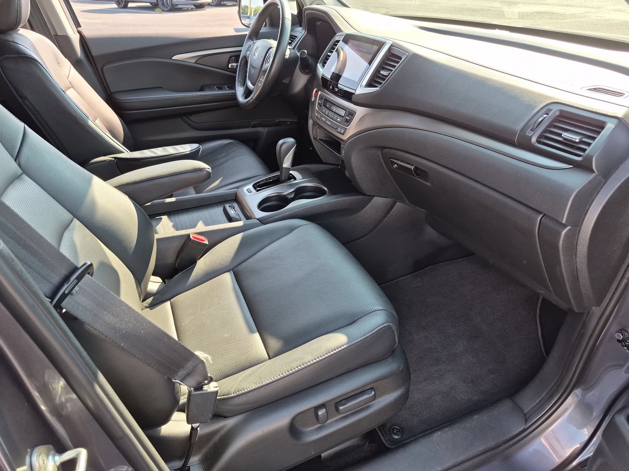Used 2019 Modern Steel Metallic Honda RTL-T image 38