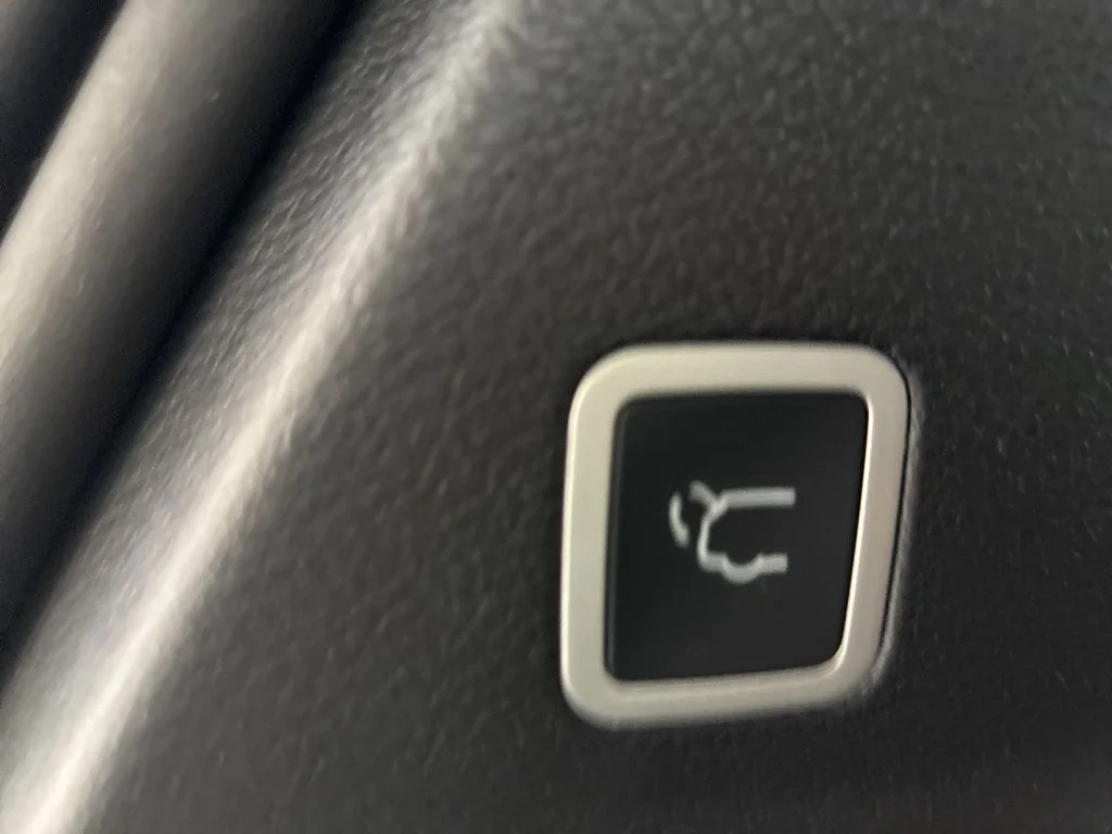 New 2026 White Chrysler Limited image 7