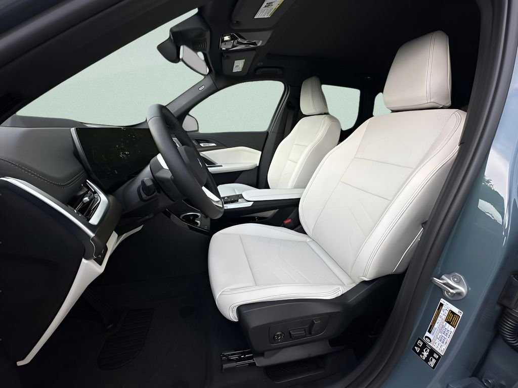 New 2026 Cape York Green Metallic BMW xDrive28i image 10