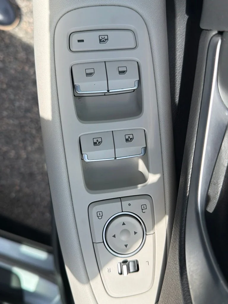 Used 2025 Silver Hyundai SEL image 14