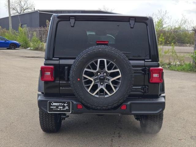 New 2026 Black Clear-Coat Exterior Paint Jeep Sahara image 39