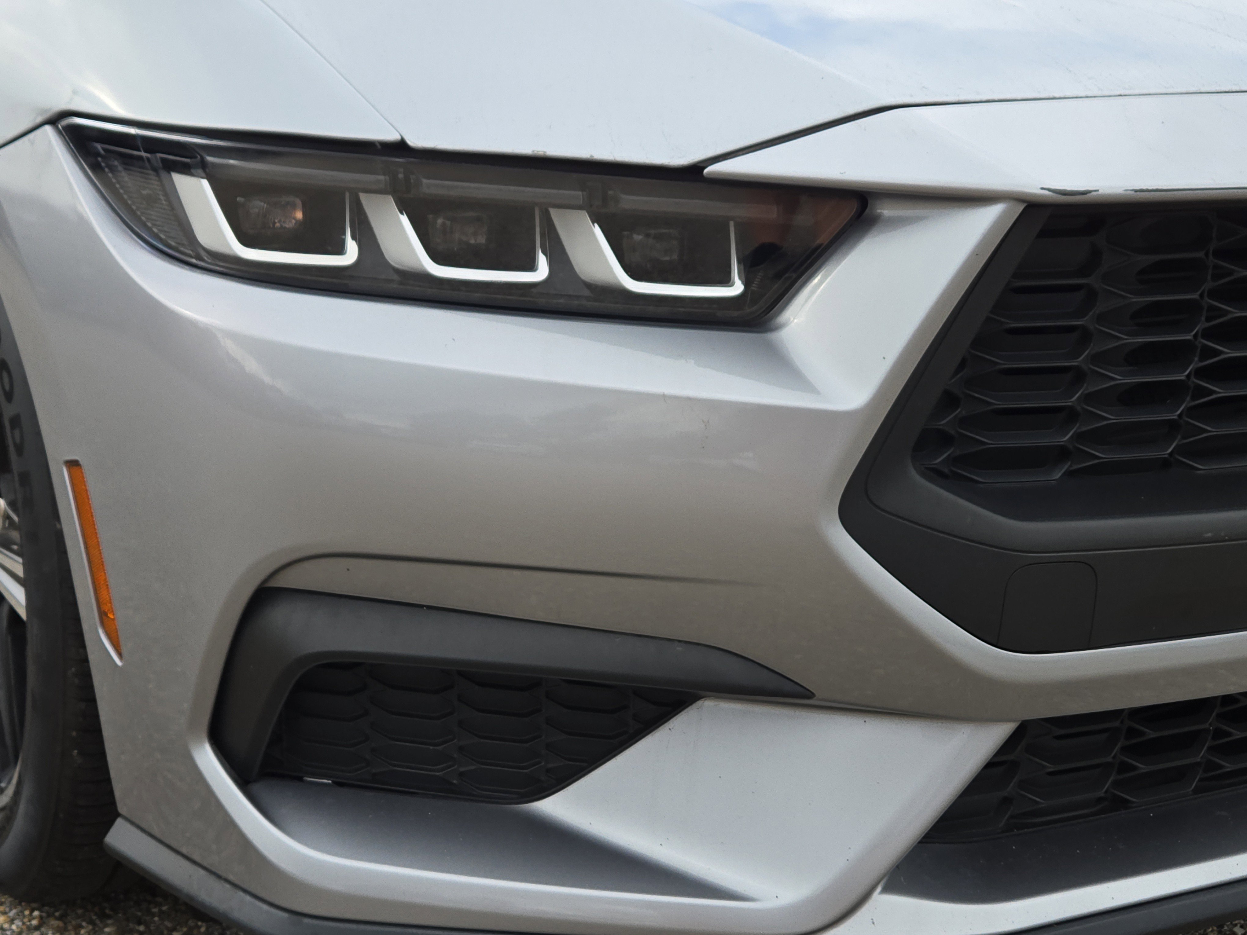2024 Ford Mustang EcoBoost - Photo 3