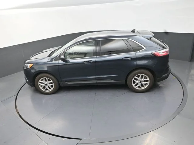Used 2024 Blue Ford SEL image 25
